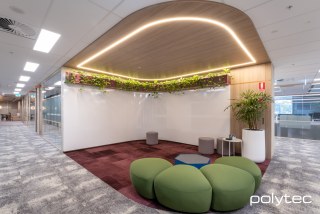 Polytec - Ceiling and wall panel in Maison Oak Ravine.