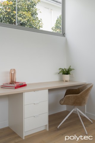 Polytec - Desktop in Soft Walnut Ravine.