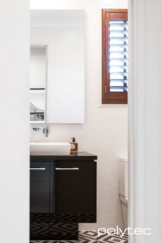 Polytec - CREATEC vanity in Black Gloss.