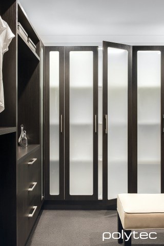 Polytec - Wardrobe in Black Wenge Ravine.